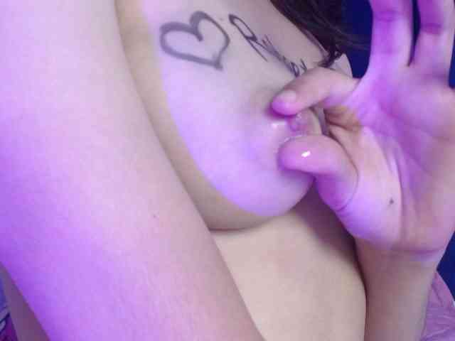 Lucy-wish1 webcam