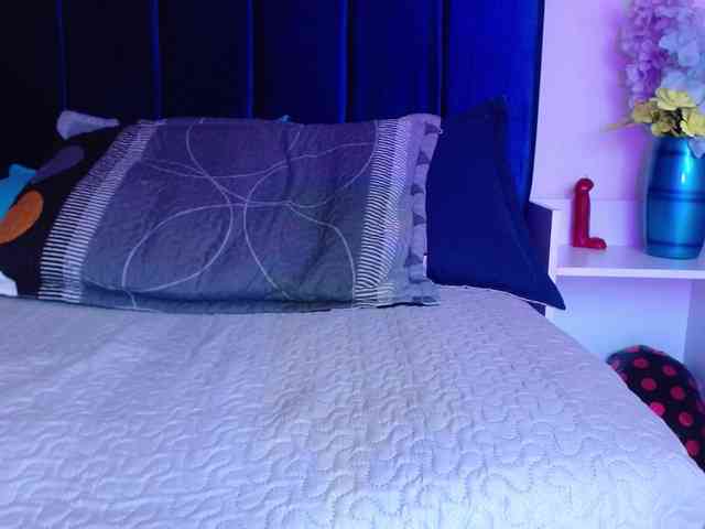 Lucy-wish1 webcam