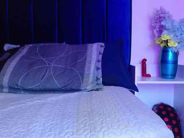 Lucy-wish1 webcam