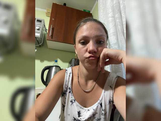 ElizabethJones live cam on BongaCams