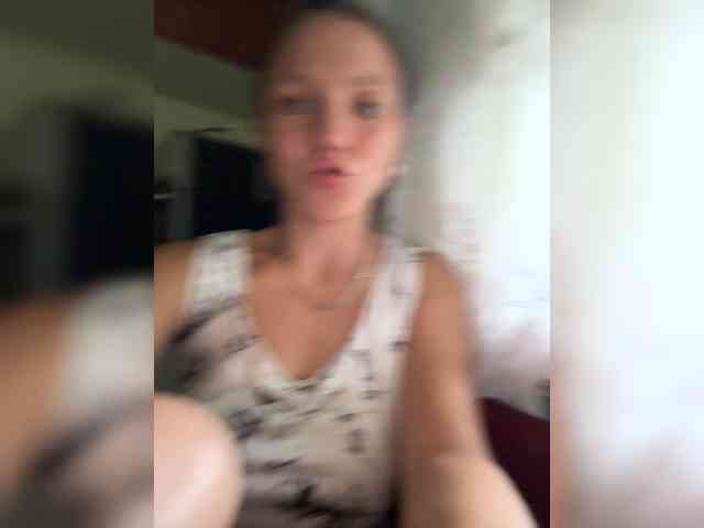 ElizabethJones webcam