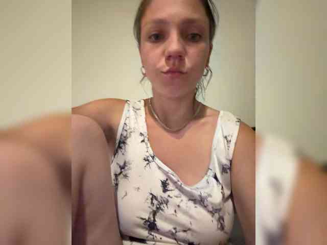ElizabethJones webcam