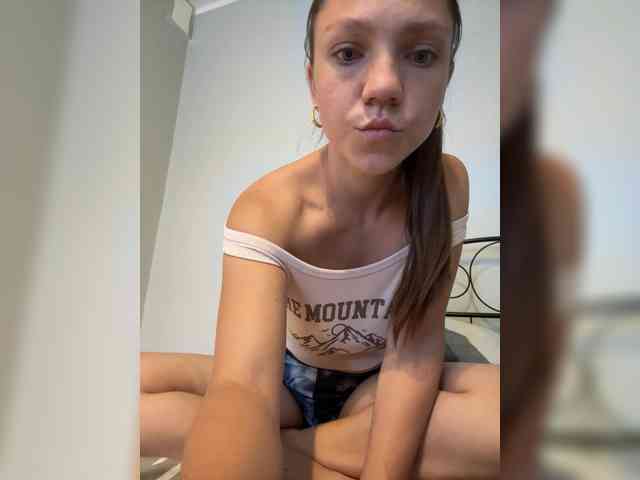 ElizabethJones webcam
