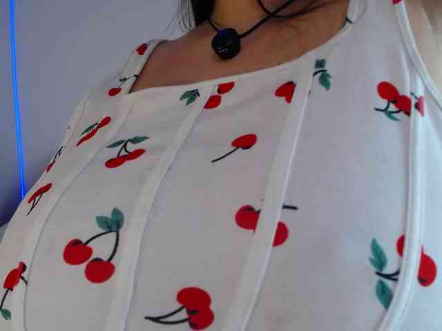 gabriela-r webcam