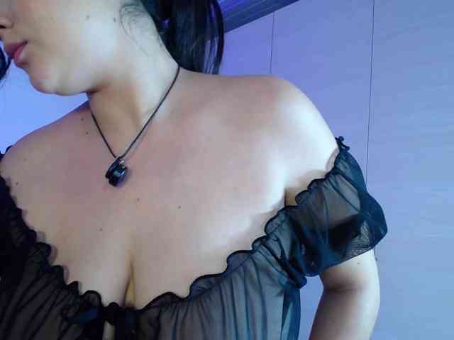 gabriela-r webcam