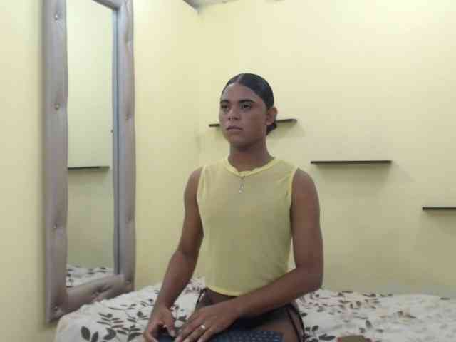minychipfemboy Live Webcam on BongaCams