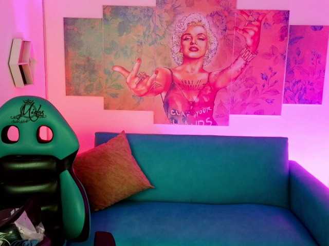 Sofihot4 live cam on BongaCams