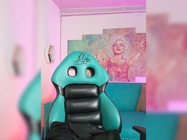 Sofihot4 live cam on BongaCams