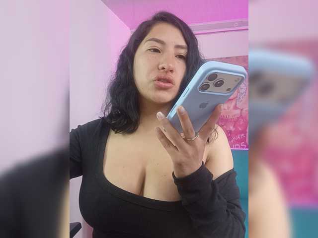 Sofihot4 live cam on BongaCams