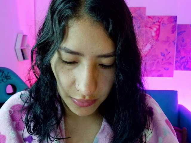 Sofihot4 live cam on BongaCams