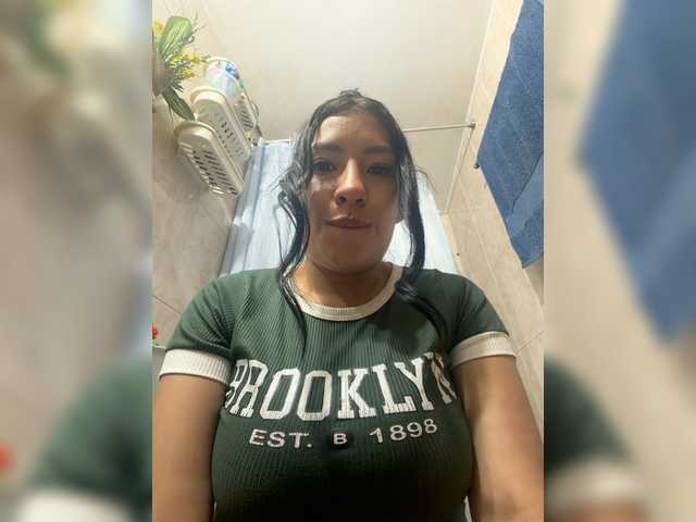 Sofihot4 live cam on BongaCams