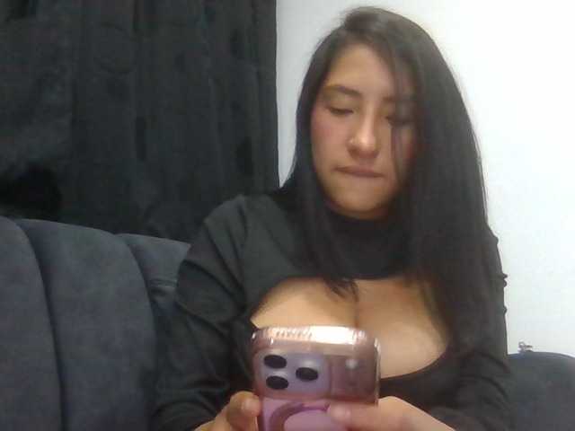Sofihot4 live cam on BongaCams