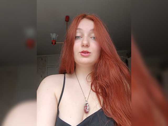 MarryReds, 18 y/o - Live Cam on BongaCams