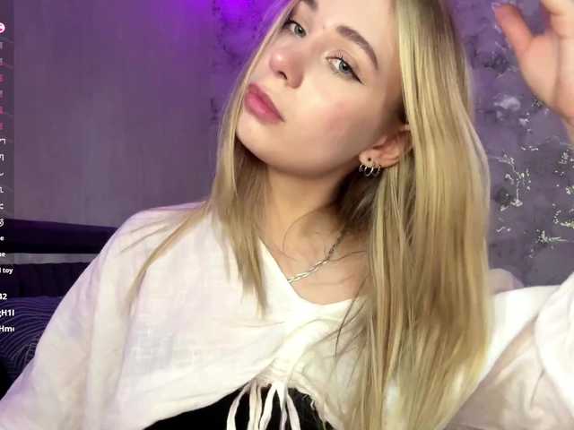 TrinaVoorhis live cam on BongaCams