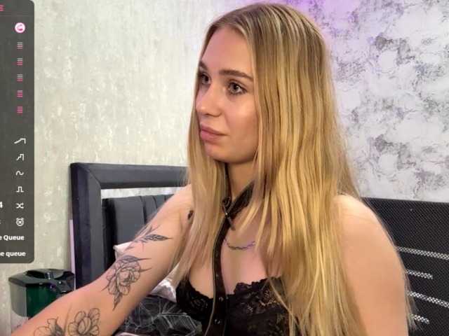 TrinaVoorhis live cam on BongaCams