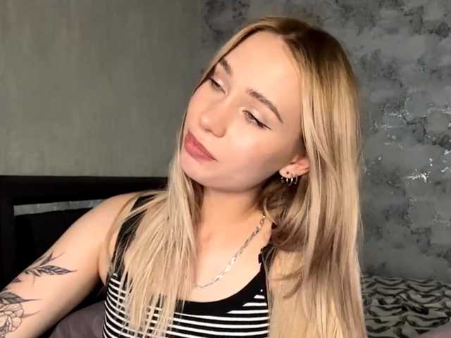 TrinaVoorhis live cam on BongaCams