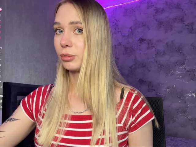 TrinaVoorhis live cam on BongaCams