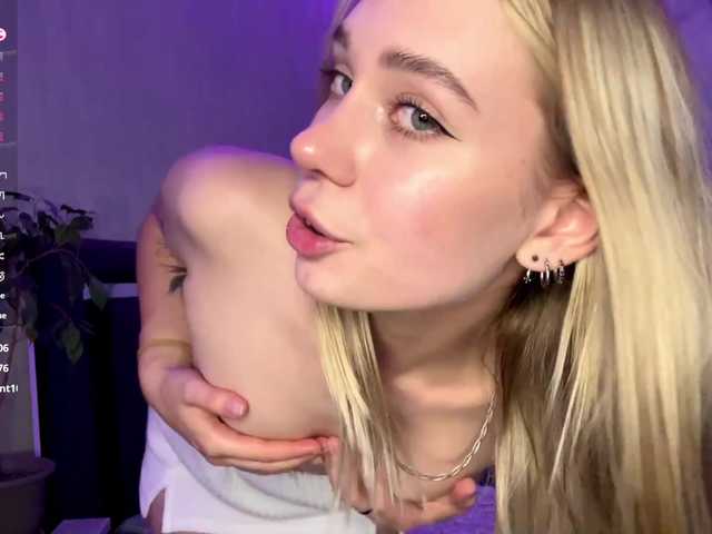TrinaVoorhis live cam on BongaCams