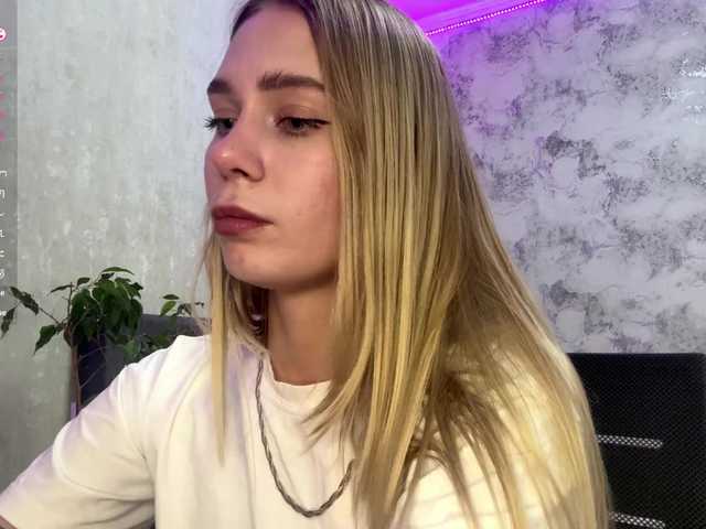 TrinaVoorhis live cam on BongaCams