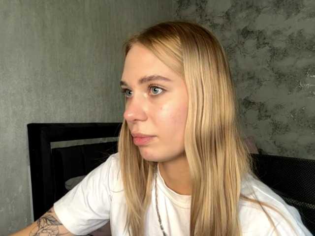 TrinaVoorhis live cam on BongaCams