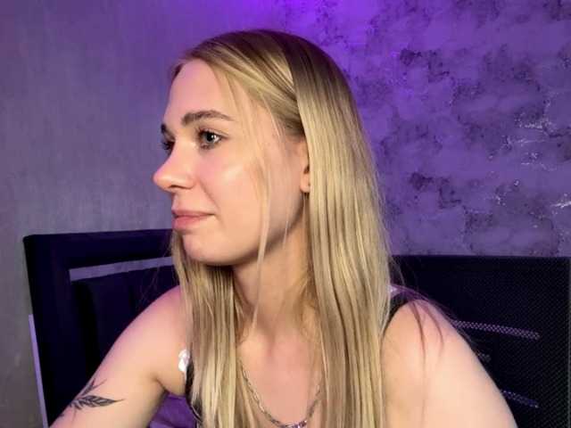 TrinaVoorhis live cam on BongaCams