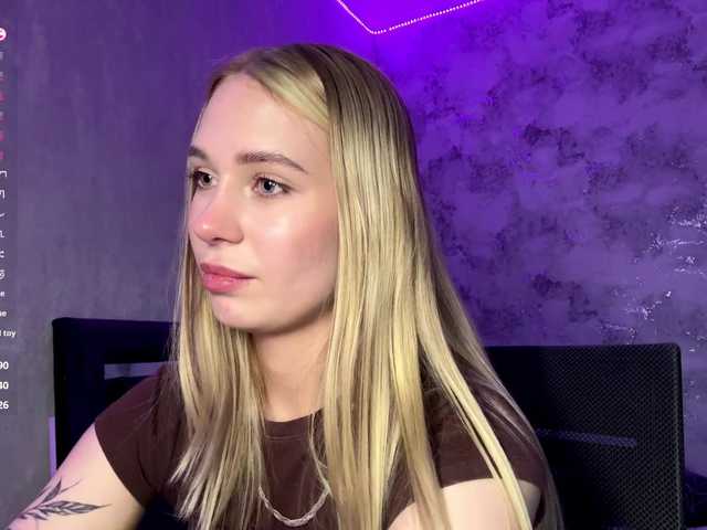 TrinaVoorhis live cam on BongaCams