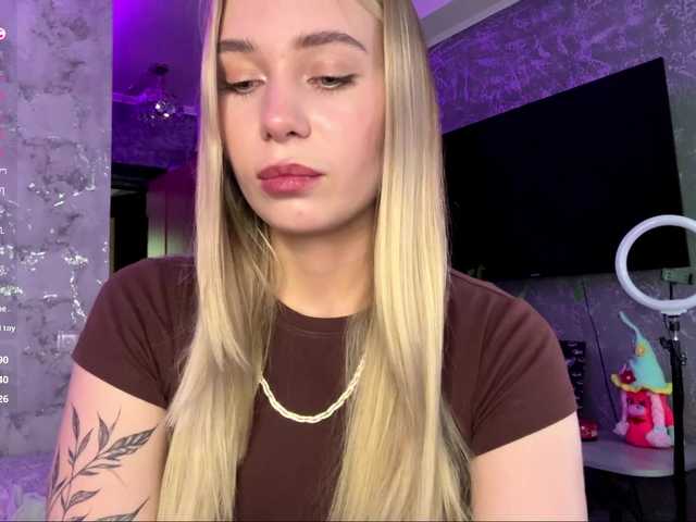 TrinaVoorhis live cam on BongaCams