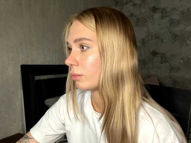 TrinaVoorhis live cam on BongaCams