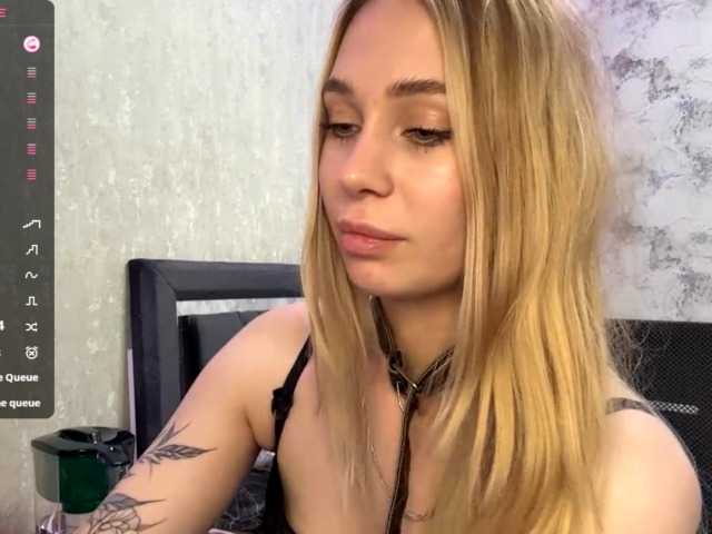 TrinaVoorhis live cam on BongaCams