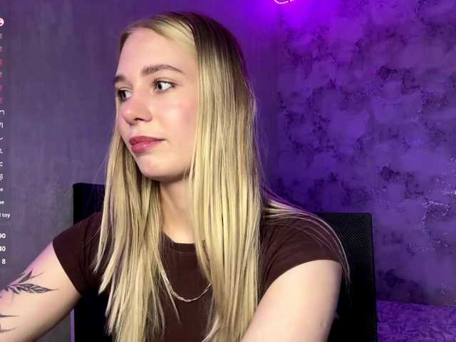 TrinaVoorhis live cam on BongaCams