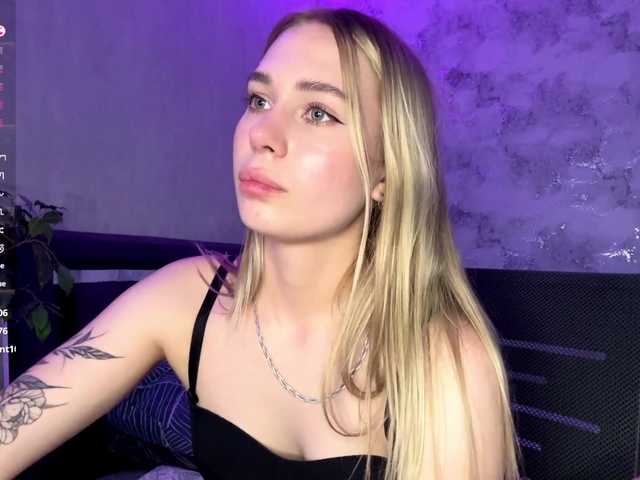 TrinaVoorhis live cam on BongaCams