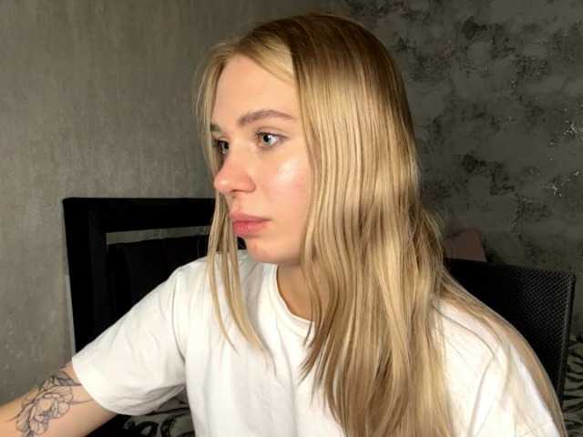 TrinaVoorhis live cam on BongaCams