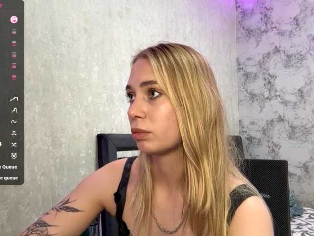TrinaVoorhis live cam on BongaCams