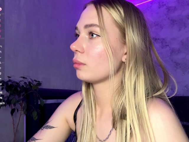 TrinaVoorhis live cam on BongaCams