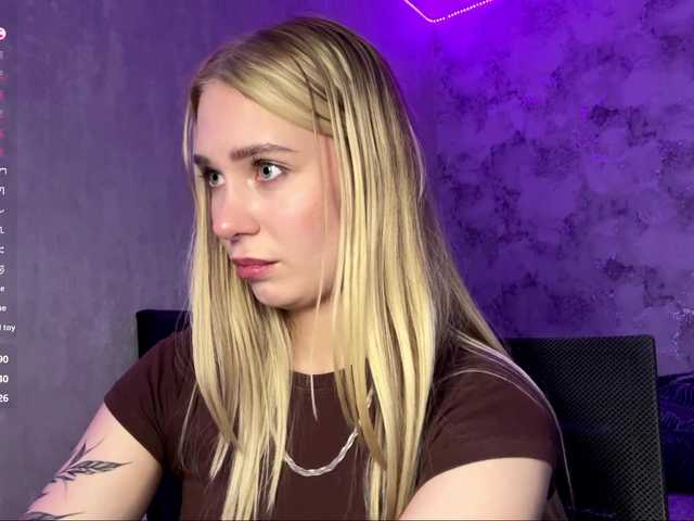 TrinaVoorhis live cam on BongaCams