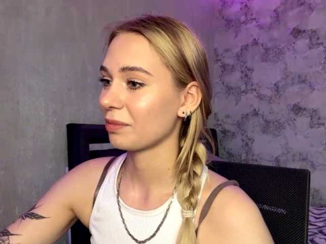 TrinaVoorhis live cam on BongaCams