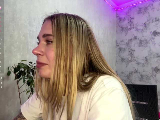 TrinaVoorhis live cam on BongaCams