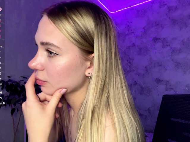 TrinaVoorhis live cam on BongaCams