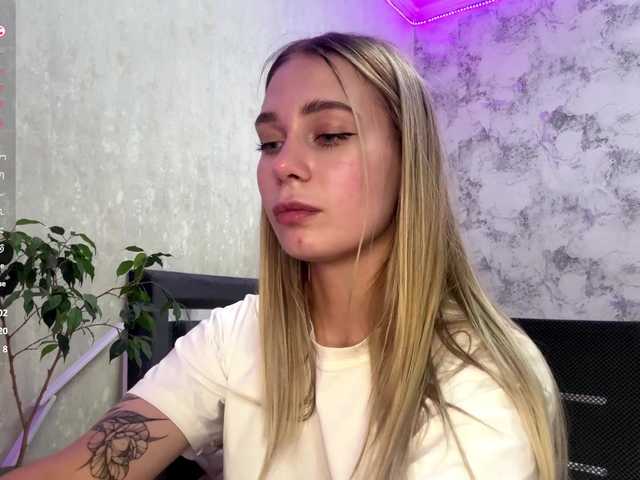 TrinaVoorhis live cam on BongaCams