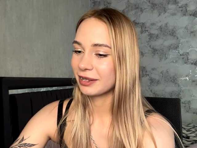 TrinaVoorhis live cam on BongaCams