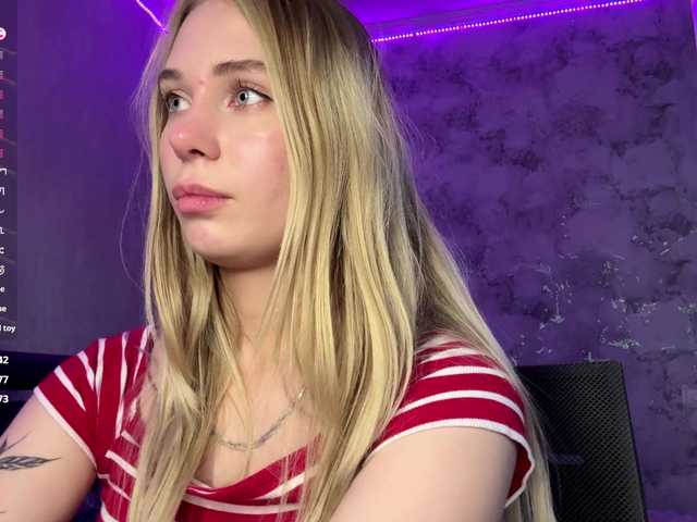 TrinaVoorhis live cam on BongaCams