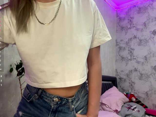 TrinaVoorhis live cam on BongaCams