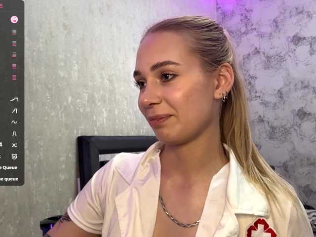TrinaVoorhis live cam on BongaCams