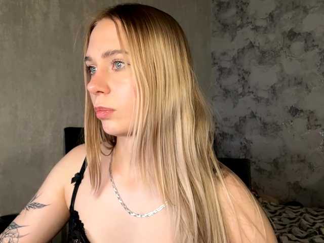 TrinaVoorhis live cam on BongaCams