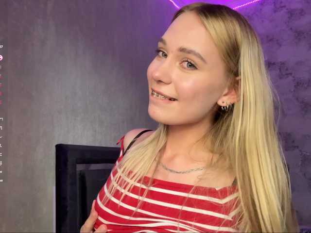 TrinaVoorhis live cam on BongaCams