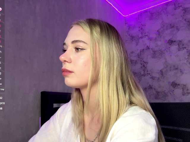 TrinaVoorhis live cam on BongaCams