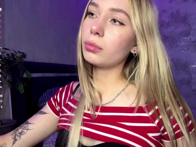 TrinaVoorhis live cam on BongaCams