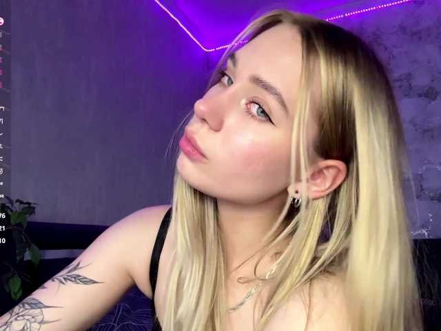 TrinaVoorhis live cam on BongaCams