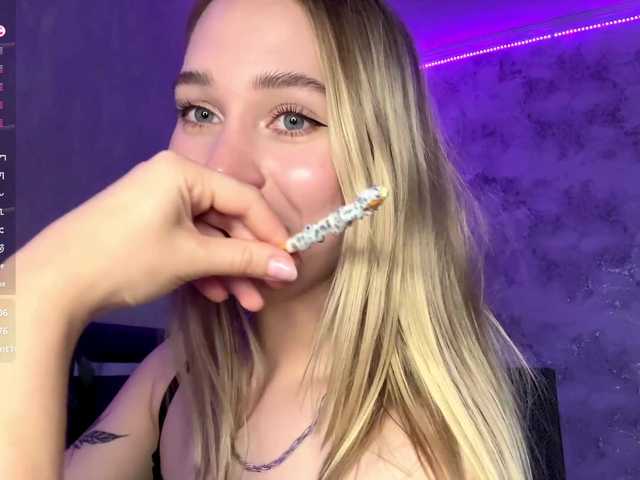 TrinaVoorhis live cam on BongaCams