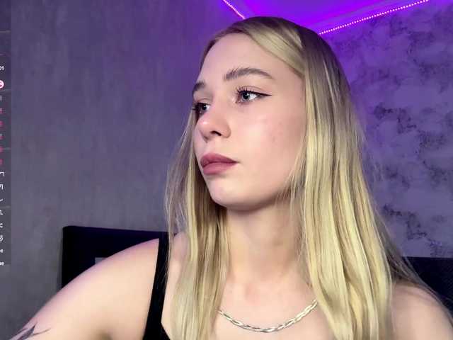 TrinaVoorhis live cam on BongaCams